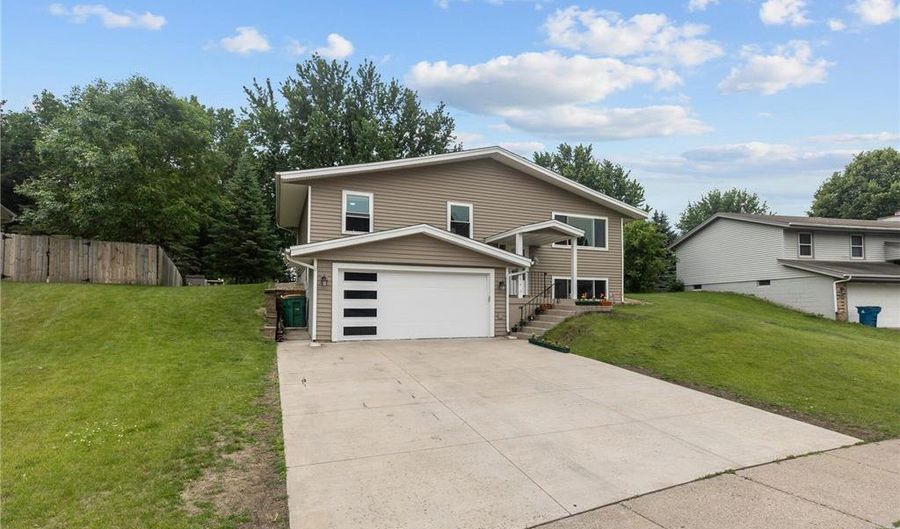 4990 148th Path W, Apple Valley, MN 55124 - 4 Beds, 2 Bath