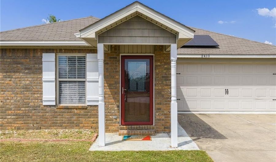 2410 Ridgeway Ln, Barling, AR 72923 - 3 Beds, 2 Bath