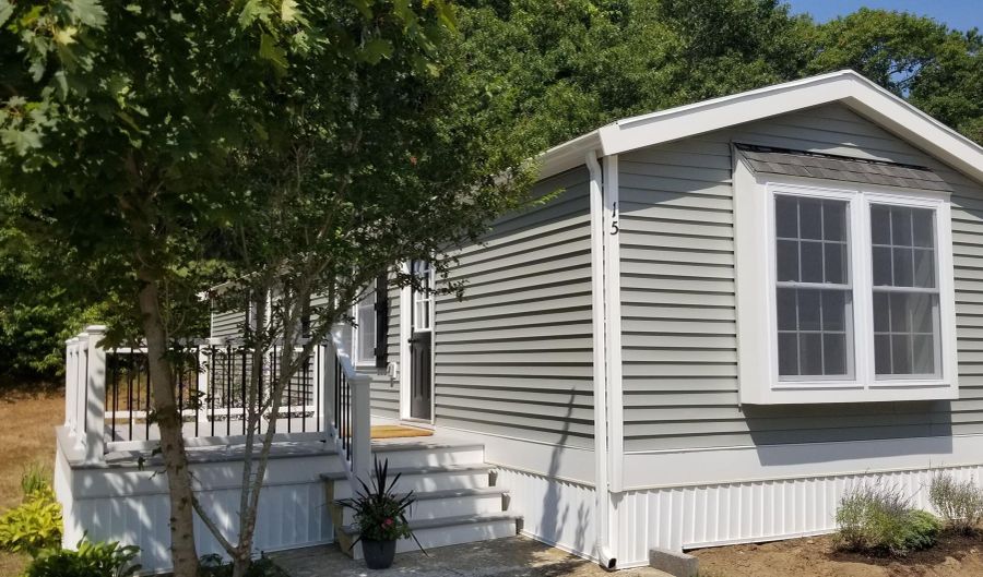 15 1st St, Bourne, MA 02532 - 2 Beds, 1 Bath