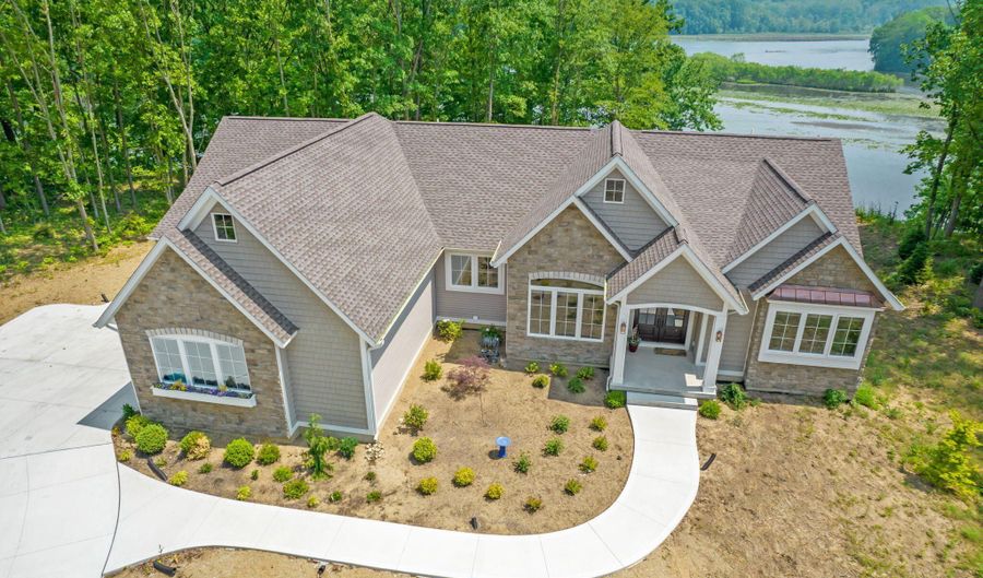 1663 Fairview Dr, Allegan, MI 49010 - 3 Beds, 4 Bath
