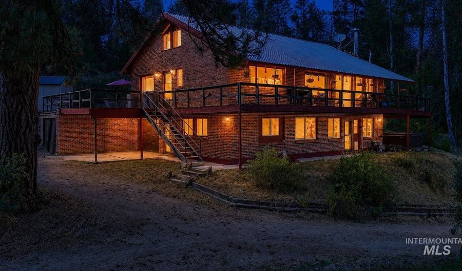 3560 Highway 21, Boise, ID 83716 - 4 Beds, 3 Bath
