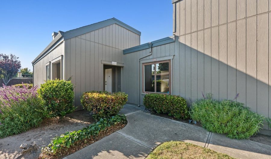 1034 Trellis Ln, Alameda, CA 94502 - 2 Beds, 2 Bath