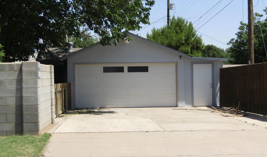 917 S 6th St, Artesia, NM 88210 - 2 Beds, 1 Bath
