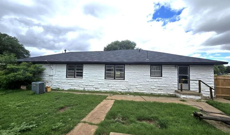 624 Navajoe Rd, Altus, OK 73521 - 3 Beds, 2 Bath