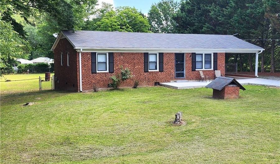 6905 Harlow Dr, Archdale, NC 27263 - 3 Beds, 2 Bath