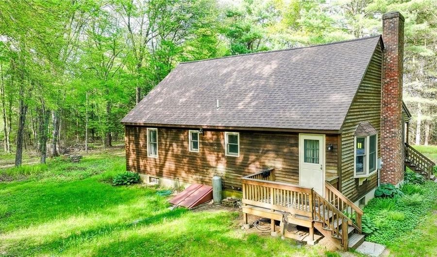 212 ABSALONA HILL Rd, Glocester, RI 02814 - 2 Beds, 1 Bath