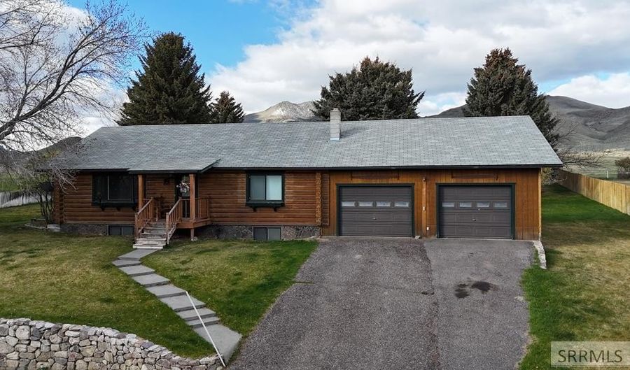 223 W Summit Cir, Challis, ID 83226 - 4 Beds, 2 Bath