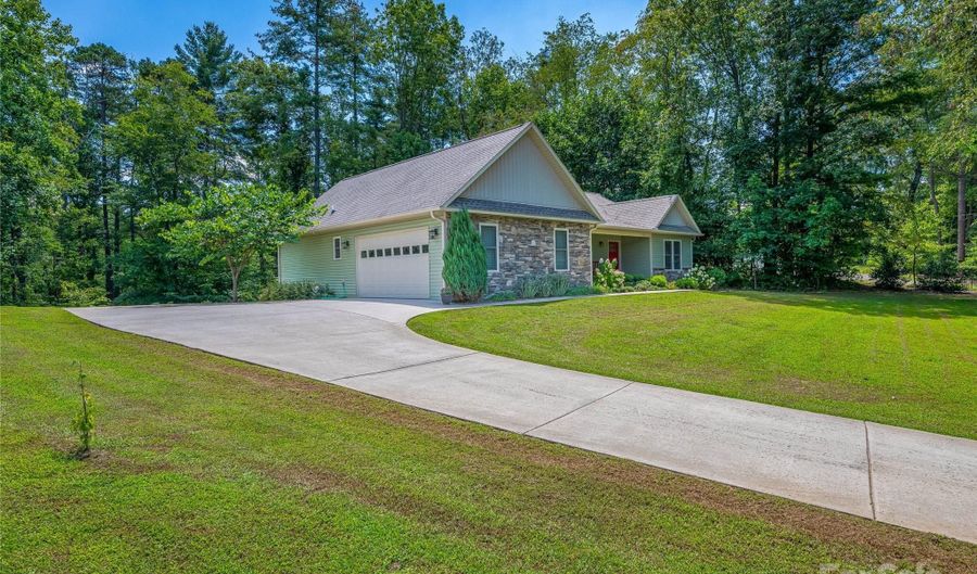 102 Dog Star Ln, Alexander, NC 28701 - 3 Beds, 2 Bath