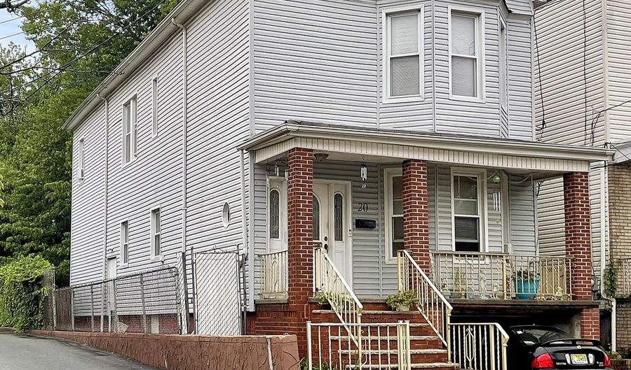 20 E 31st St, Bayonne, NJ 07002 - 4 Beds, 2 Bath