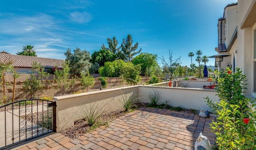 2477 W Market Pl 32, Chandler, AZ 85248 - 3 Beds, 3 Bath
