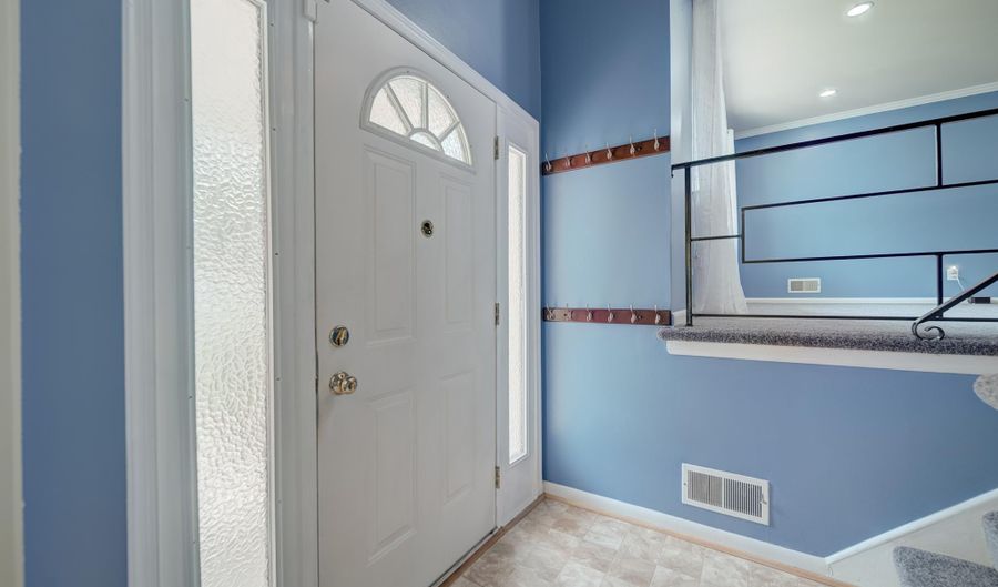 8912 BATTERY Rd, Alexandria, VA 22308 - 4 Beds, 2 Bath