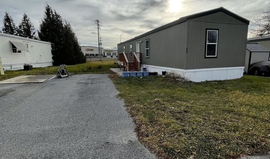 2839 Pocatello Ave #20, American Falls, ID 83211 - 3 Beds, 2 Bath