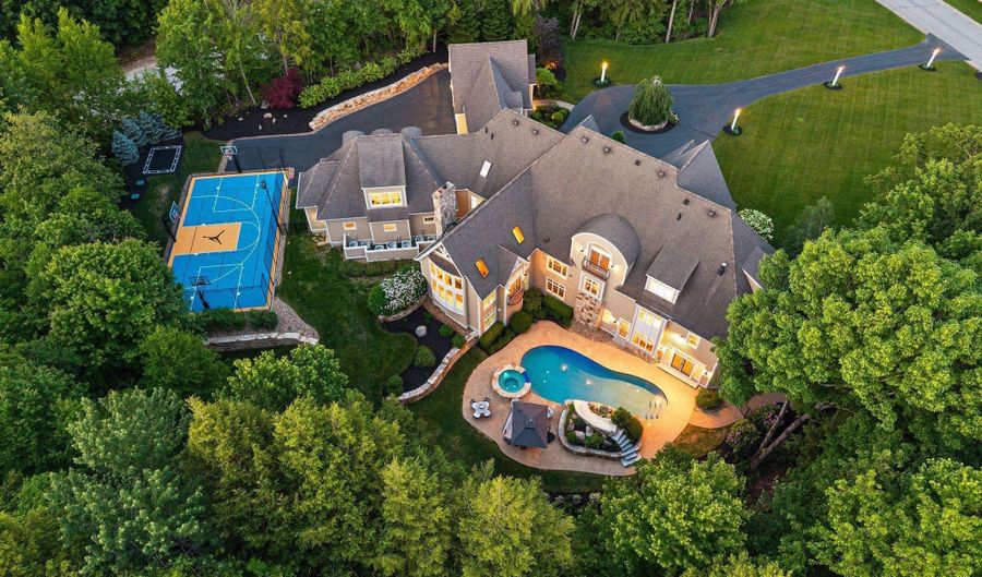1 Willowbrook Ct, Bedford, NH 03110 - 4 Beds, 7 Bath