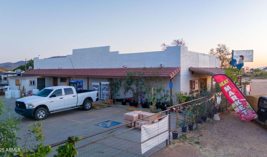 50903 W US HIGHWAY 60, Aguila, AZ 85320 - 0 Beds, 0 Bath