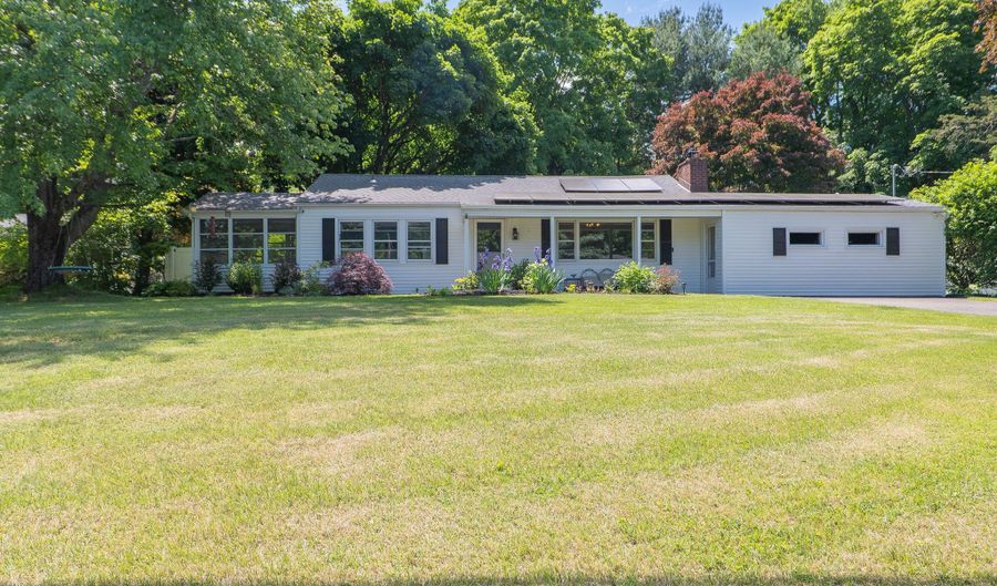 28 Garella Rd, Bethel, CT 06801 - 3 Beds, 1 Bath