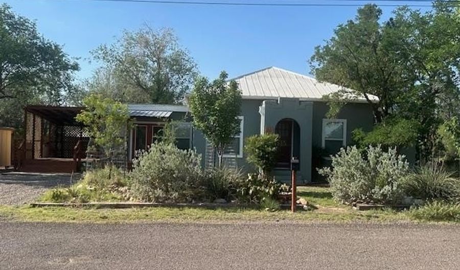610 W Ave B, Alpine, TX 79830 - 2 Beds, 1 Bath