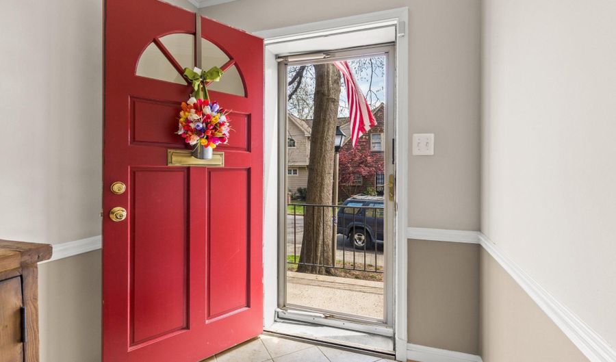 2302 SANFORD St, Alexandria, VA 22301 - 3 Beds, 3 Bath