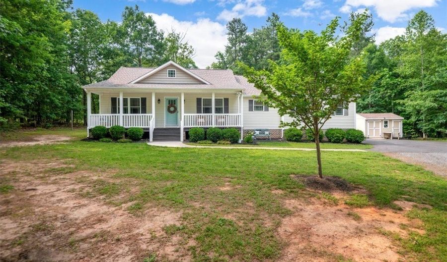 8260 Smacks Run Creek Ln, Amelia, VA 23002 - 4 Beds, 2 Bath