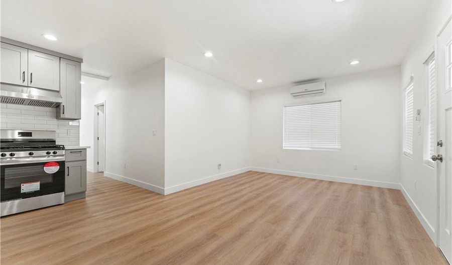 116 E Alberta Ave, Anaheim, CA 92805 - 2 Beds, 2 Bath