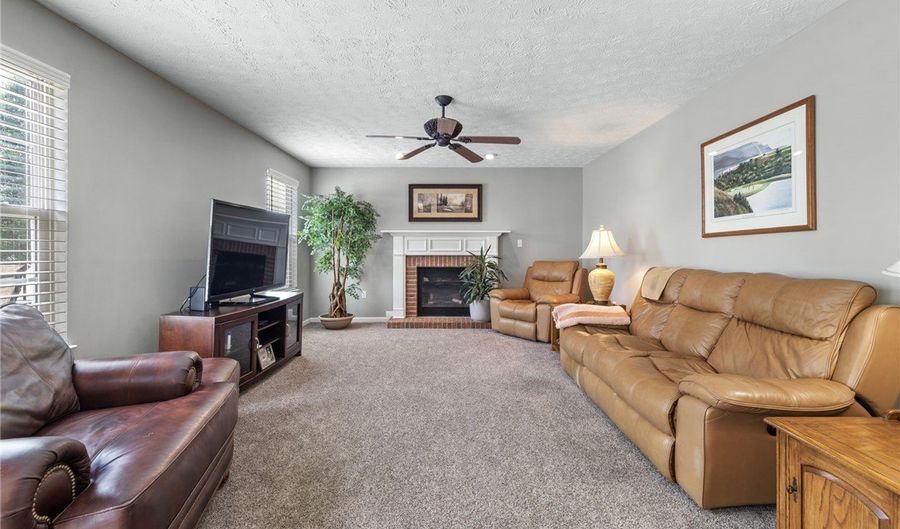 130 Brighton Ln, Adams Twp., PA 16046 - 4 Beds, 4 Bath
