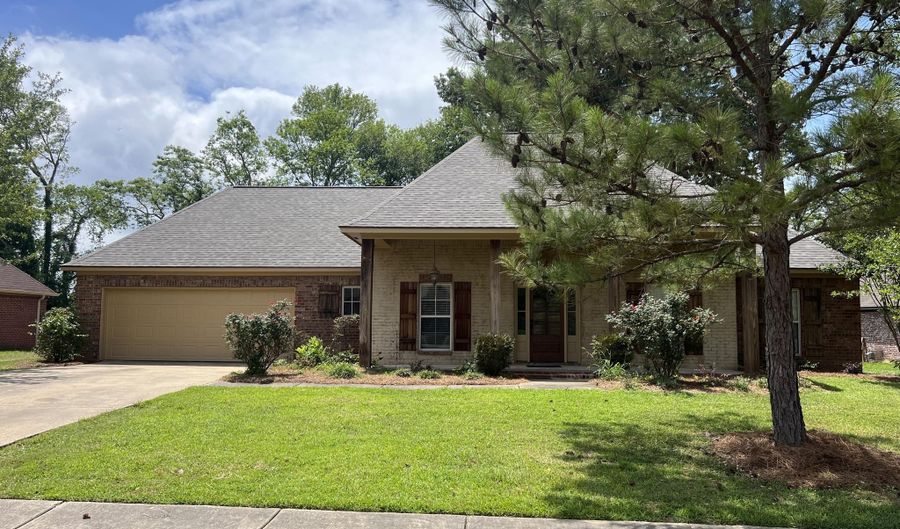 449 Ash Tree Ln, Madison, MS 39110 - 4 Beds, 2 Bath