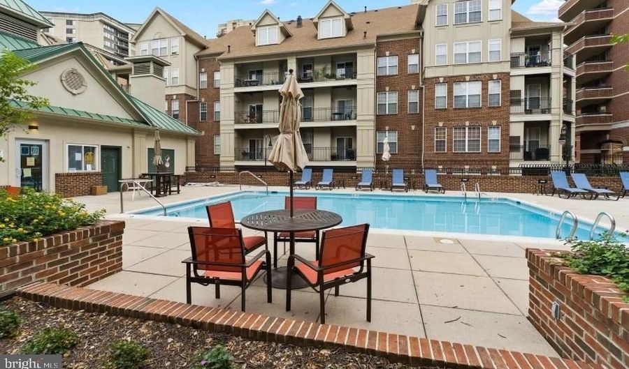 2310 14TH St N 402, Arlington, VA 22201 - 2 Beds, 2 Bath