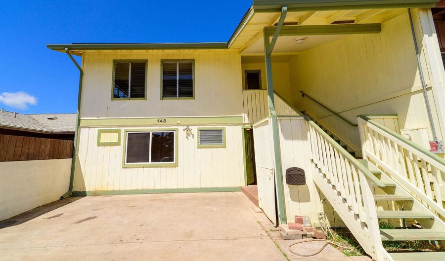 148 HOOMOKU St, Kahului, HI 96732 - 2 Beds, 1 Bath