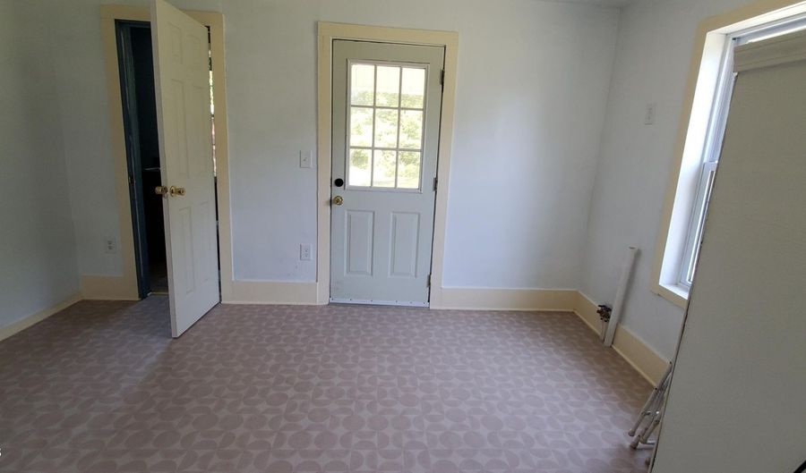 116 Perry St, Williamston, NC 27892 - 3 Beds, 1 Bath