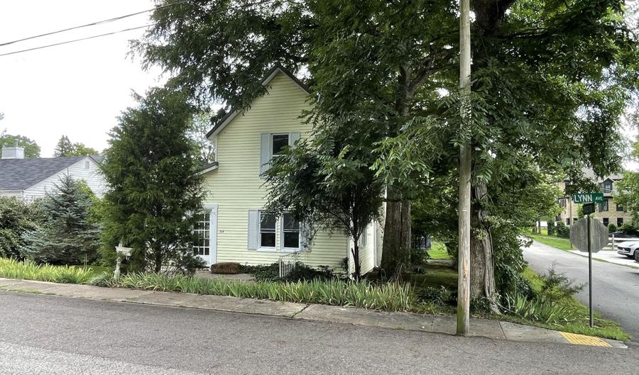 317 Lynn Ave, Athens, TN 37303 - 3 Beds, 2 Bath