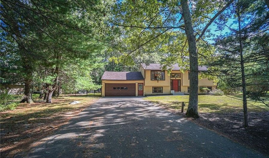 28 Clark Mill St, Coventry, RI 02816 - 3 Beds, 2 Bath