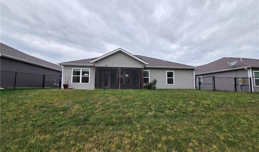 207 Blackberry Cir, Archie, MO 64725 - 3 Beds, 2 Bath