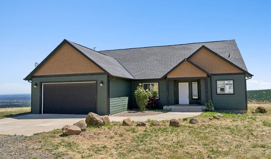 8278 SE Sky Vista Dr, Amity, OR 97101 - 3 Beds, 2 Bath