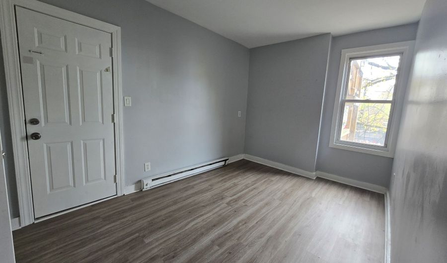 25 Whittier St 3, Bridgeport, CT 06605 - 2 Beds, 1 Bath