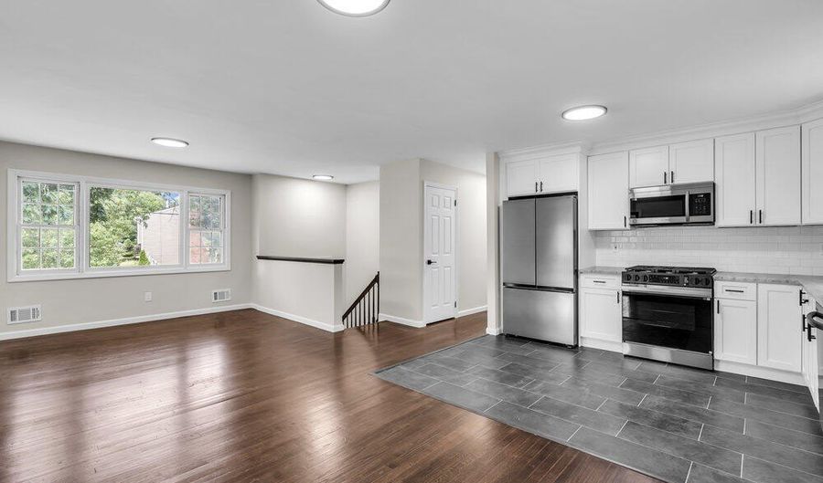 226 Mill Creek Dr, Bayville, NJ 08721 - 3 Beds, 2 Bath