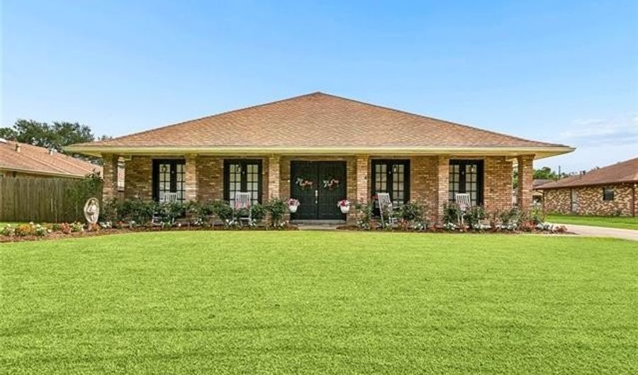 112 LANGRIDGE Dr, Belle Chasse, LA 70037 - 3 Beds, 2 Bath