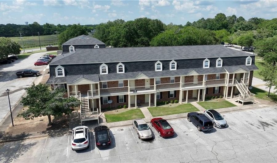 1761 WIRE Rd, Auburn, AL 36830 - 2 Beds, 3 Bath