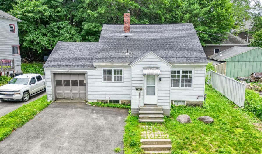 3 Gedney St, Augusta, ME 04330 - 3 Beds, 1 Bath