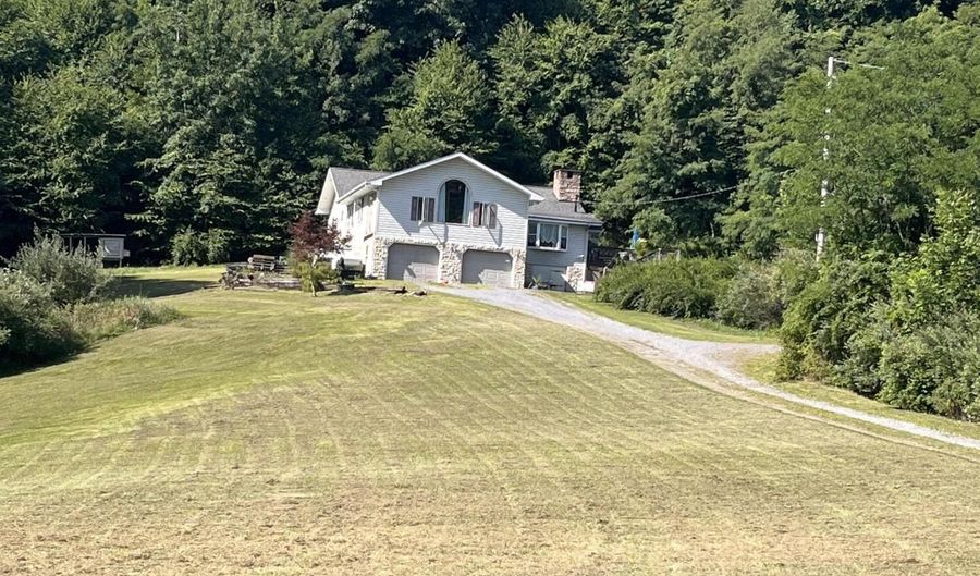 199 Swartz Rd, Altoona, PA 16601 - 4 Beds, 3 Bath
