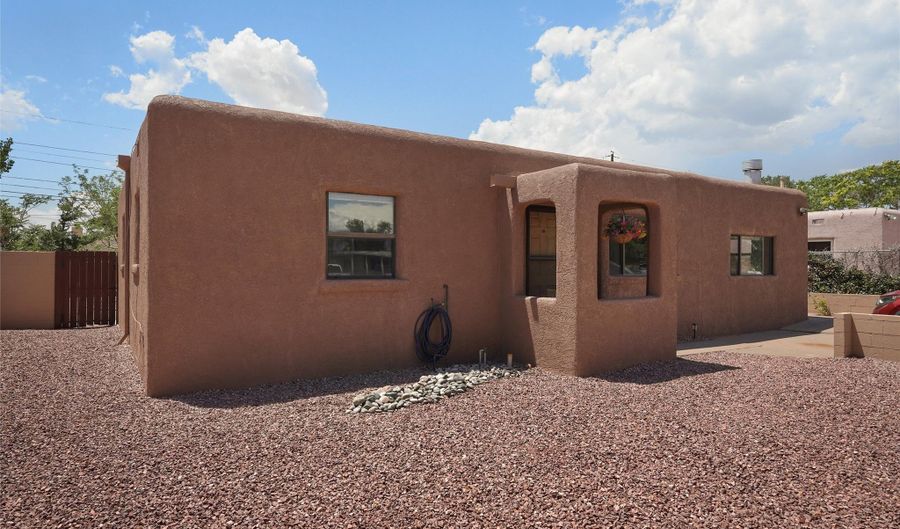 2729 Aliso Dr NE, Albuquerque, NM 87110 - 3 Beds, 2 Bath