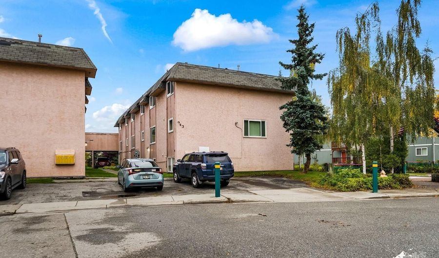 943 E 12th Ave #3, Anchorage, AK 99501 - 3 Beds, 3 Bath