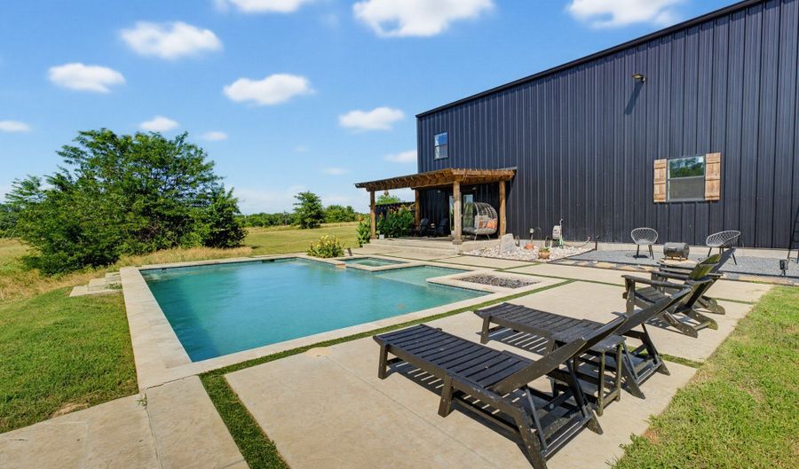 129 Coyote Cave Ln, Alvord, TX 76225 - 3 Beds, 2 Bath
