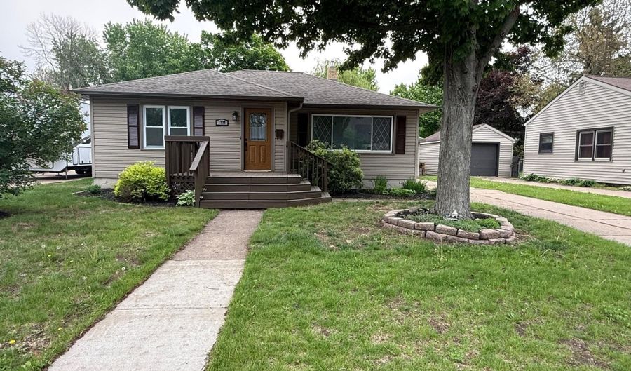1770 SMITH St, Wisconsin Rapids, WI 54494 - 3 Beds, 2 Bath