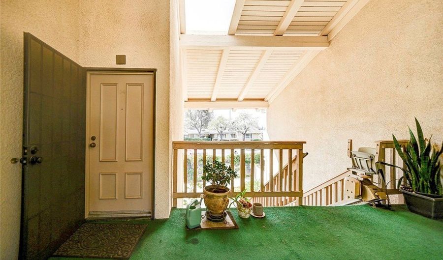 13556 La Jolla Cir 208H, La Mirada, CA 90638 - 2 Beds, 2 Bath
