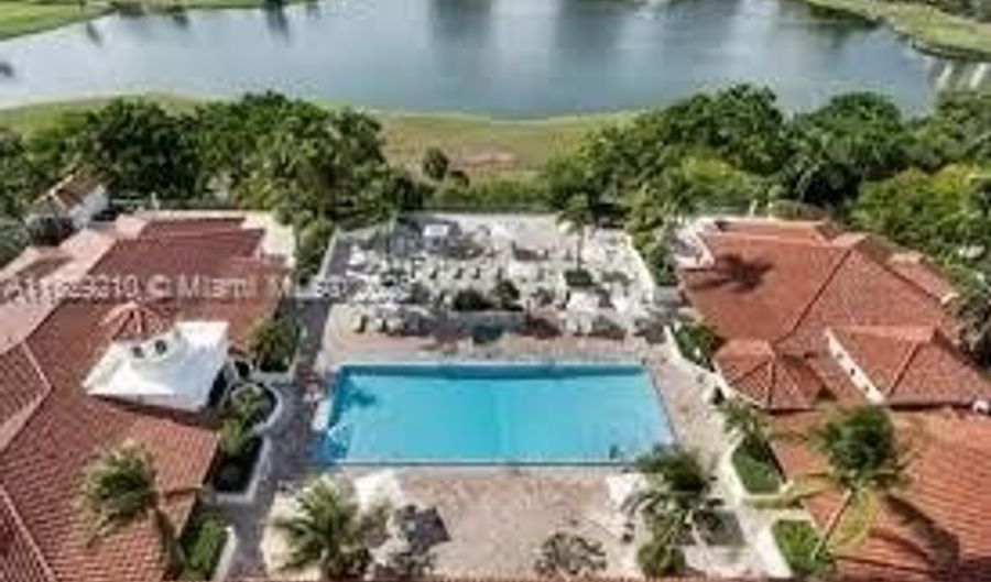19900 E Country Club Dr 104, Aventura, FL 33180 - 3 Beds, 3 Bath