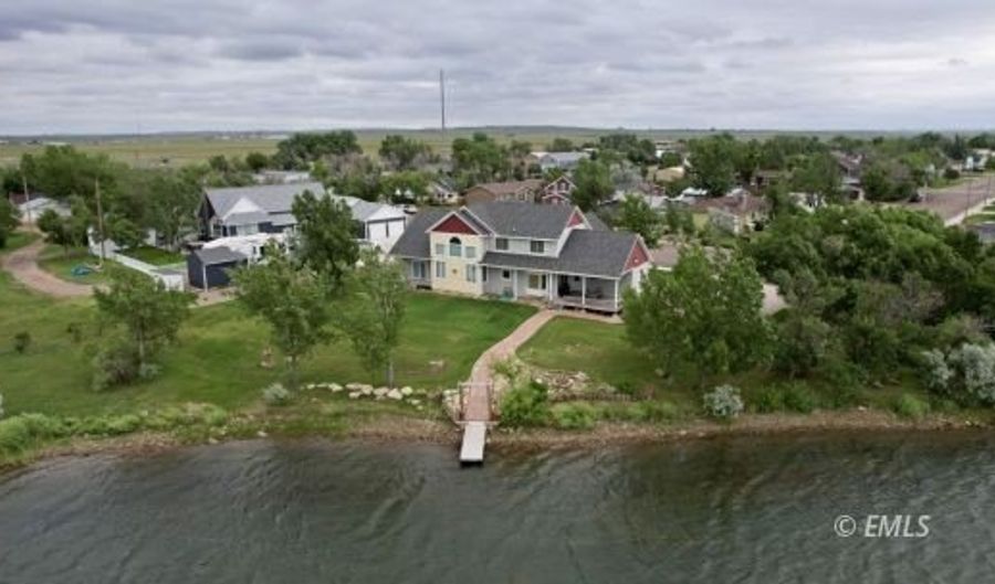 215 S 5th St E, Baker, MT 59313 - 3 Beds, 3 Bath