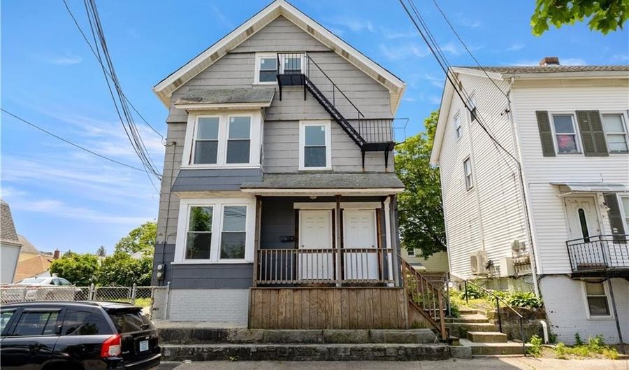 57 School St 2, East Providence, RI 02914 - 4 Beds, 2 Bath