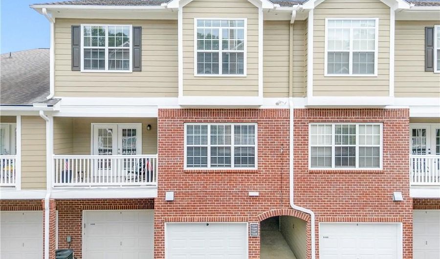 5106 Woodland Ln, Alpharetta, GA 30009 - 2 Beds, 3 Bath