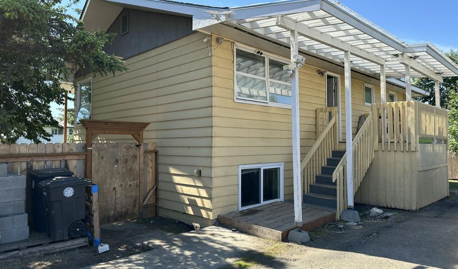 4447 E 6th Ave, Anchorage, AK 99508 - 4 Beds, 3 Bath