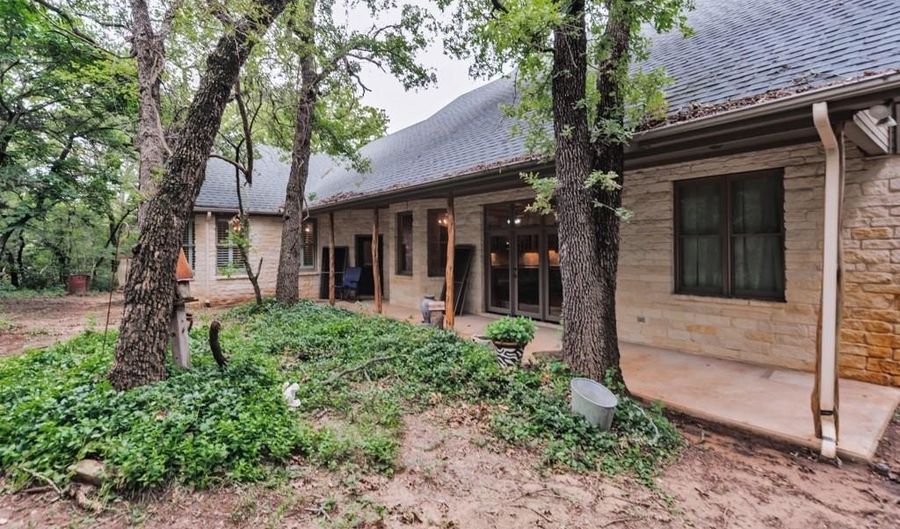 215 Private Road 2394, Alvord, TX 76225 - 3 Beds, 2 Bath