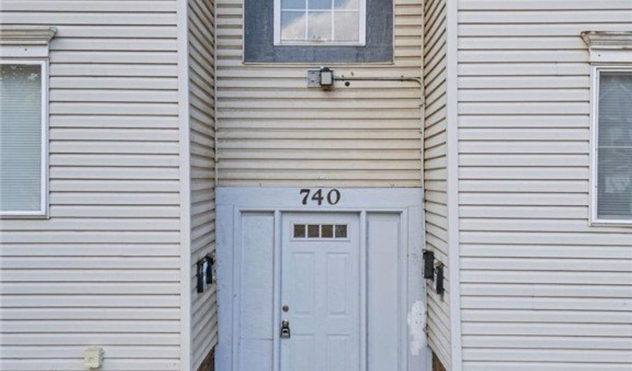 740 Fern St 2, Akron, OH 44307 - 3 Beds, 1 Bath